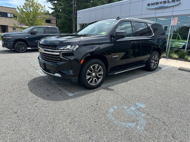 Used 2021 Chevrolet Tahoe LT w/ LT Signature Package AWD/4WD image 3