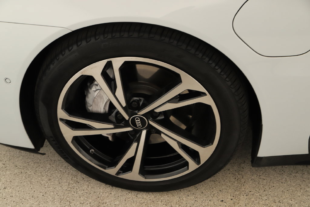 Used 2022 Audi e-tron GT Prestige AWD/4WD image 33