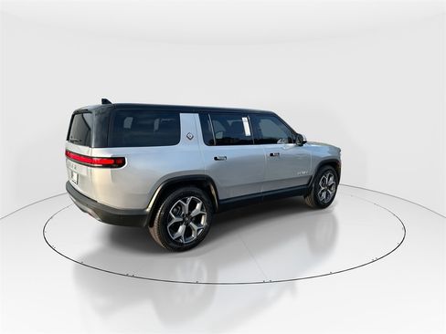 Used 2024 Rivian R1S Adventure image 8