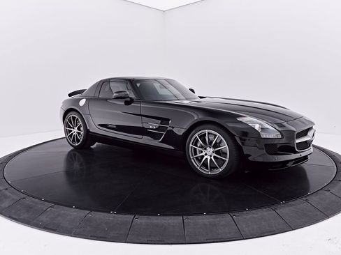Used 2012 Mercedes-Benz SLS AMG Coupe image 20