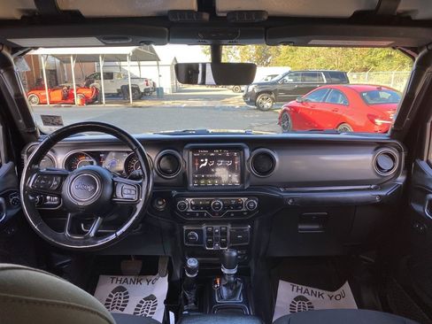 Used 2021 Jeep Gladiator Willys image 19