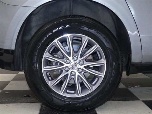 Used 2024 Buick Enclave Premium image 37