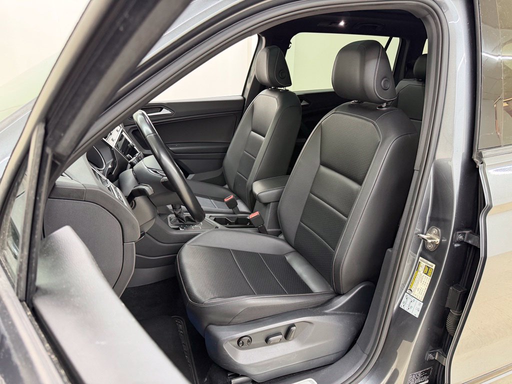 Used 2021 Volkswagen Tiguan SE R-Line FWD image 22