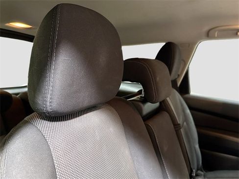 Used 2020 Nissan Pathfinder SV image 24