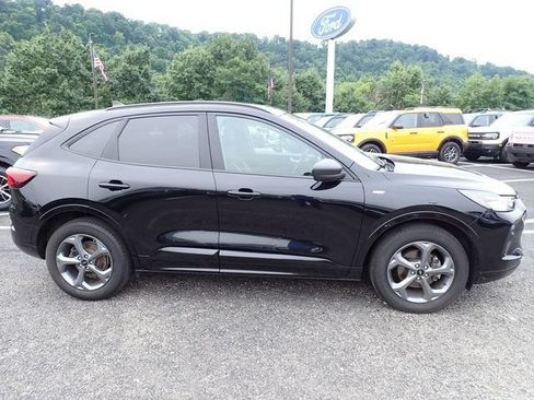 Used 2023 Ford Escape ST-Line w/ Tech Pack #1 AWD/4WD image 9