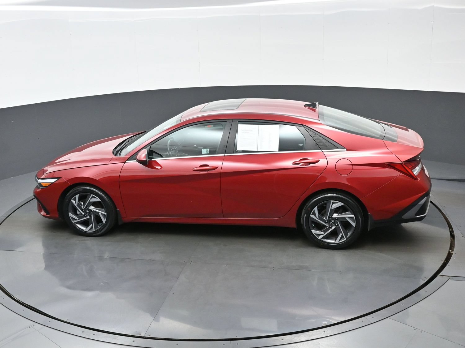 Certified 2024 Hyundai Elantra SEL w/ Convenience Package FWD image 34
