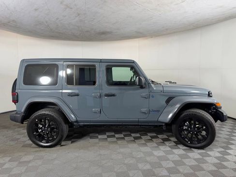Certified 2025 Jeep Wrangler Unlimited Sahara w/ Safety Group AWD/4WD image 6