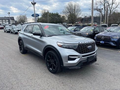 Used 2022 Ford Explorer ST-Line w/ Class IV Trailer Tow Package AWD/4WD image 8