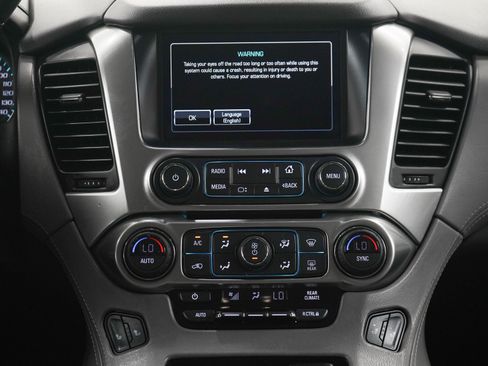 Used 2018 Chevrolet Suburban LT w/ Max Trailering Package AWD/4WD image 15