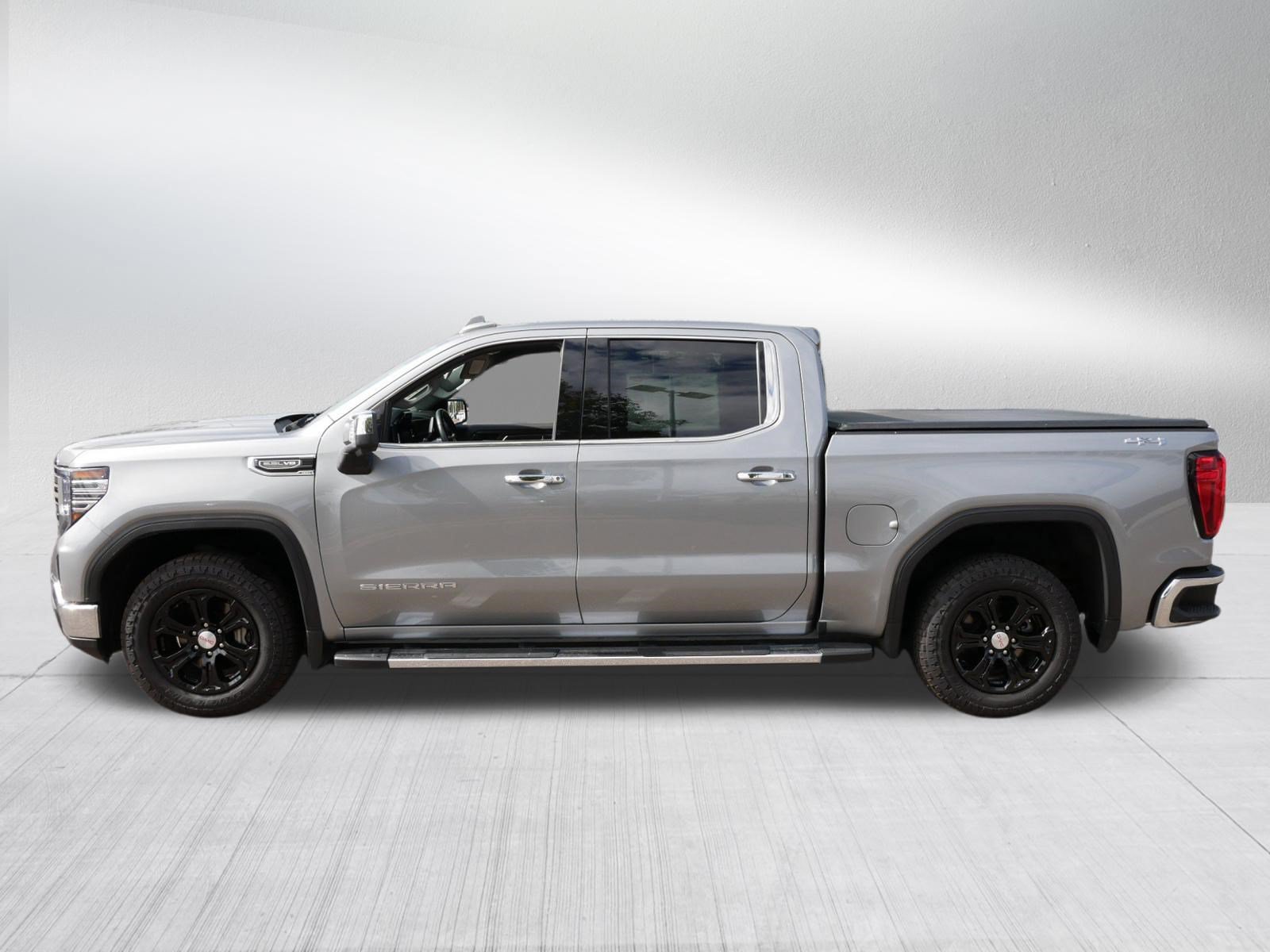 Used 2024 GMC Sierra 1500 SLT AWD/4WD image 3