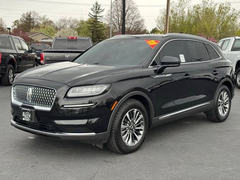 Used 2023 Lincoln Nautilus AWD w/ Premium Package image 3