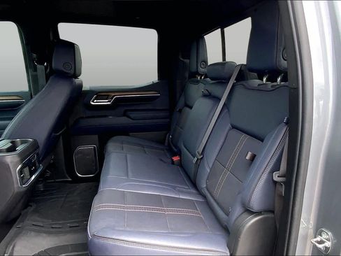Used 2023 Chevrolet Silverado 1500 High Country w/ High Country Premium Package AWD/4WD image 21