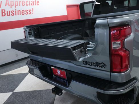 Used 2024 Chevrolet Silverado 2500 High Country w/ High Country Premium Package image 28