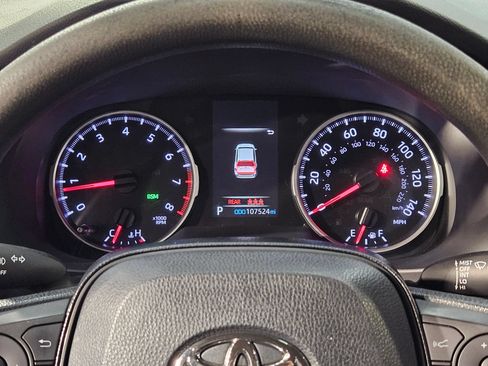 Used 2021 Toyota RAV4 XLE FWD image 15