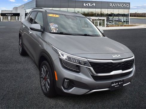 Certified 2023 Kia Seltos SX w/ SX Sunroof Package image 9