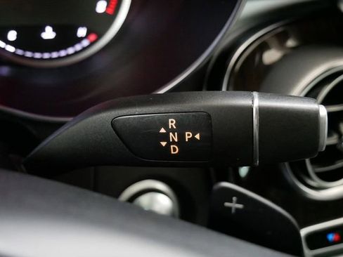 Used 2018 Mercedes-Benz GLC 300 4MATIC image 25