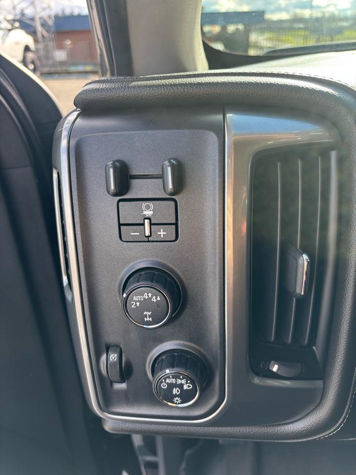 Used 2018 Chevrolet Silverado 1500 LTZ w/ LTZ Plus Package AWD/4WD image 13