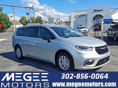 New 2026 Chrysler Pacifica Select