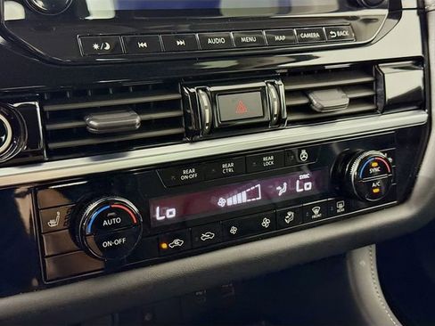 Certified 2023 Nissan Pathfinder SL w/ Lighting Package (N92) image 17