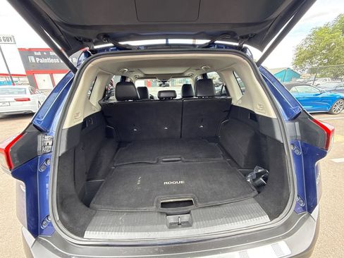 Used 2021 Nissan Rogue SL AWD/4WD image 12
