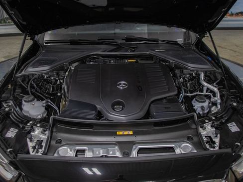 Used 2027 Mercedes-Benz E 450 4MATIC Sedan image 5