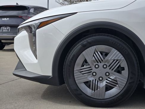 New 2025 Kia K4 LX image 5