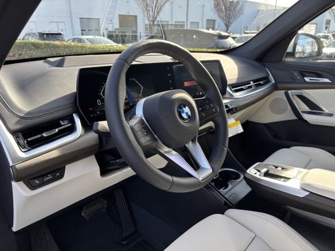 Used 2026 BMW X1 xDrive28i w/ Technology Package AWD/4WD image 16