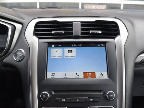 Used 2017 Ford Fusion SE w/ Fusion SE Technology Package FWD image 22