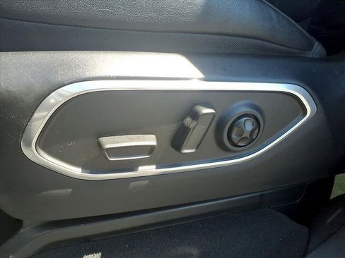 Used 2024 Jeep Wagoneer Series III AWD/4WD image 4