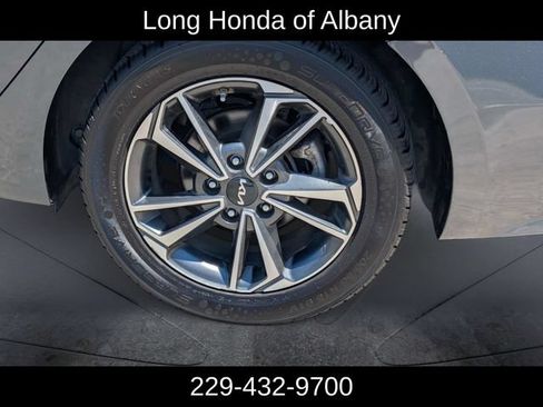 Used 2024 Kia Forte LXS FWD image 11