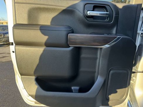 Used 2019 GMC Sierra 1500 SLT w/ SLT Premium Plus Package image 39