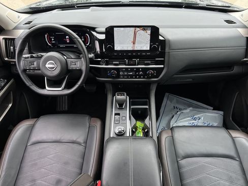 Certified 2024 Nissan Pathfinder Platinum w/ Cargo Package AWD/4WD image 8