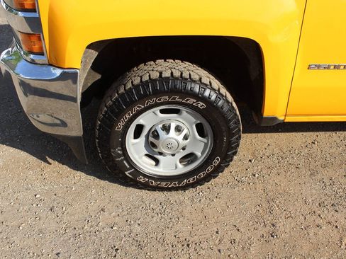 Used 2015 Chevrolet Silverado 2500 W/T AWD/4WD image 24