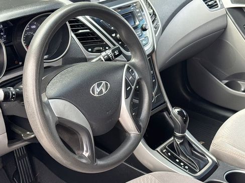 Used 2016 Hyundai Elantra SE FWD image 15