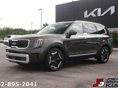 Certified 2025 Kia Telluride EX FWD image 1