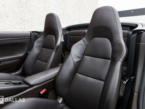 Used 2015 Porsche 911 Turbo S image 24