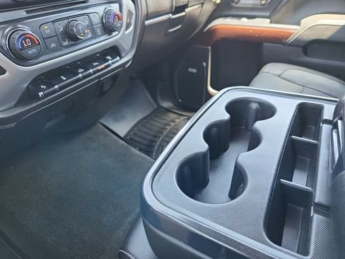 Used 2018 GMC Sierra 2500 SLT w/ Duramax Plus Package AWD/4WD image 30