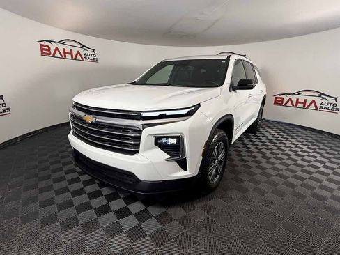 Used 2026 Chevrolet Traverse LT AWD/4WD image 23
