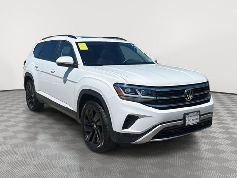 Used 2023 Volkswagen Atlas SE w/ Panoramic Sunroof Package AWD/4WD image 3