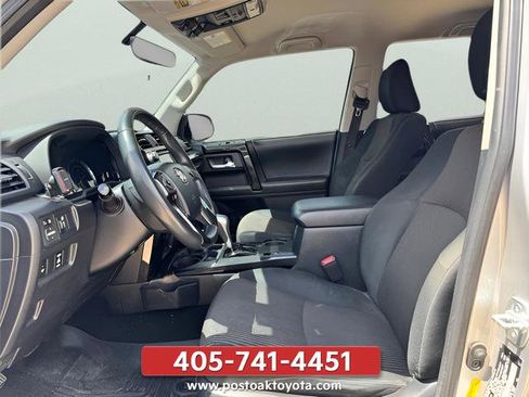 Used 2018 Toyota 4Runner TRD Off-Road AWD/4WD image 2