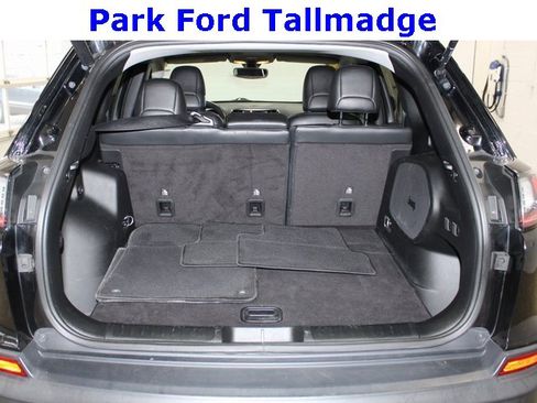 Used 2019 Jeep Cherokee Limited image 5