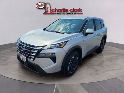 Certified 2024 Nissan Rogue SV image 9