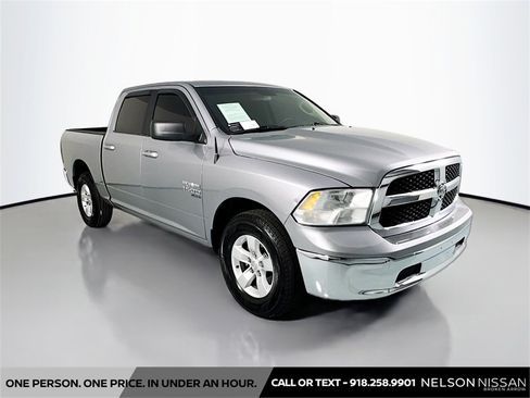 Used 2021 RAM 1500 Classic SLT image 3