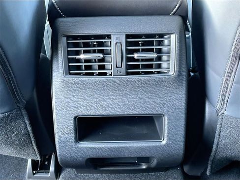 New 2025 Mitsubishi Outlander SE image 31