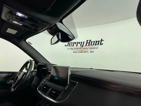 Used 2023 Chevrolet Tahoe Z71 w/ Luxury Package image 32