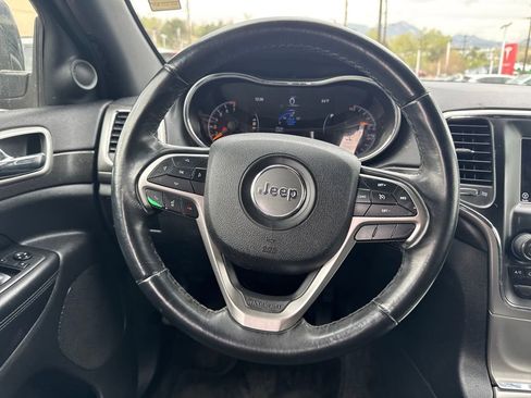 Used 2018 Jeep Grand Cherokee Laredo RWD image 29