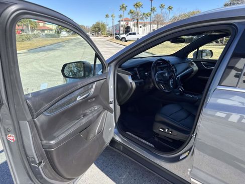 Used 2021 Cadillac XT5 Premium Luxury image 18