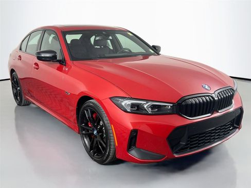 Used 2023 BMW 330e xDrive w/ M Sport Package AWD/4WD image 8