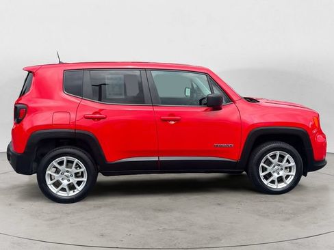 Used 2023 Jeep Renegade Latitude AWD/4WD image 6