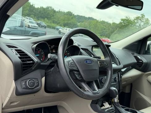 Used 2017 Ford Escape Titanium AWD/4WD image 3